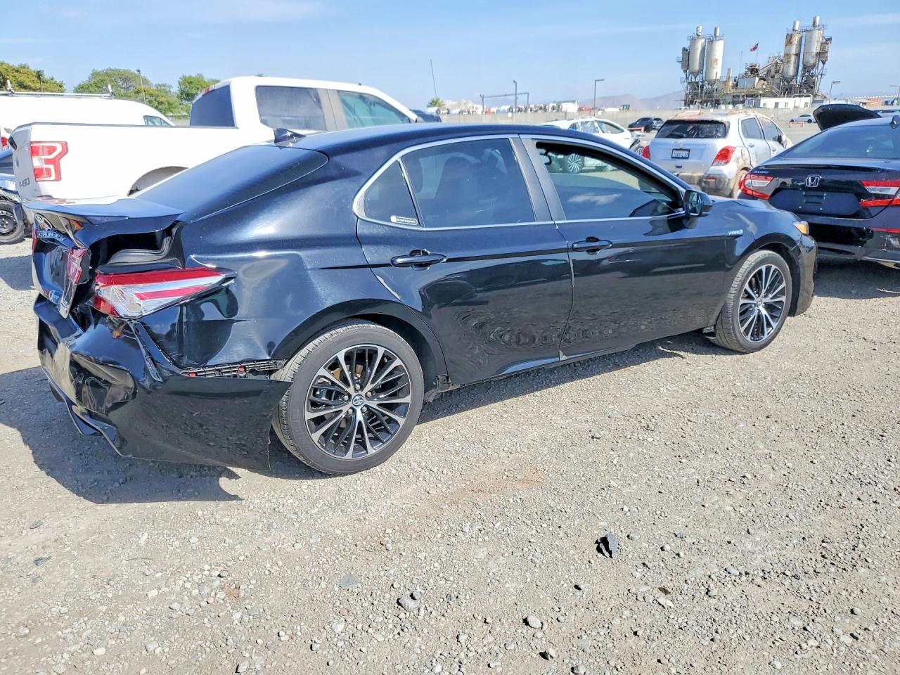2020 TOYOTA CAMRY SE photo 5