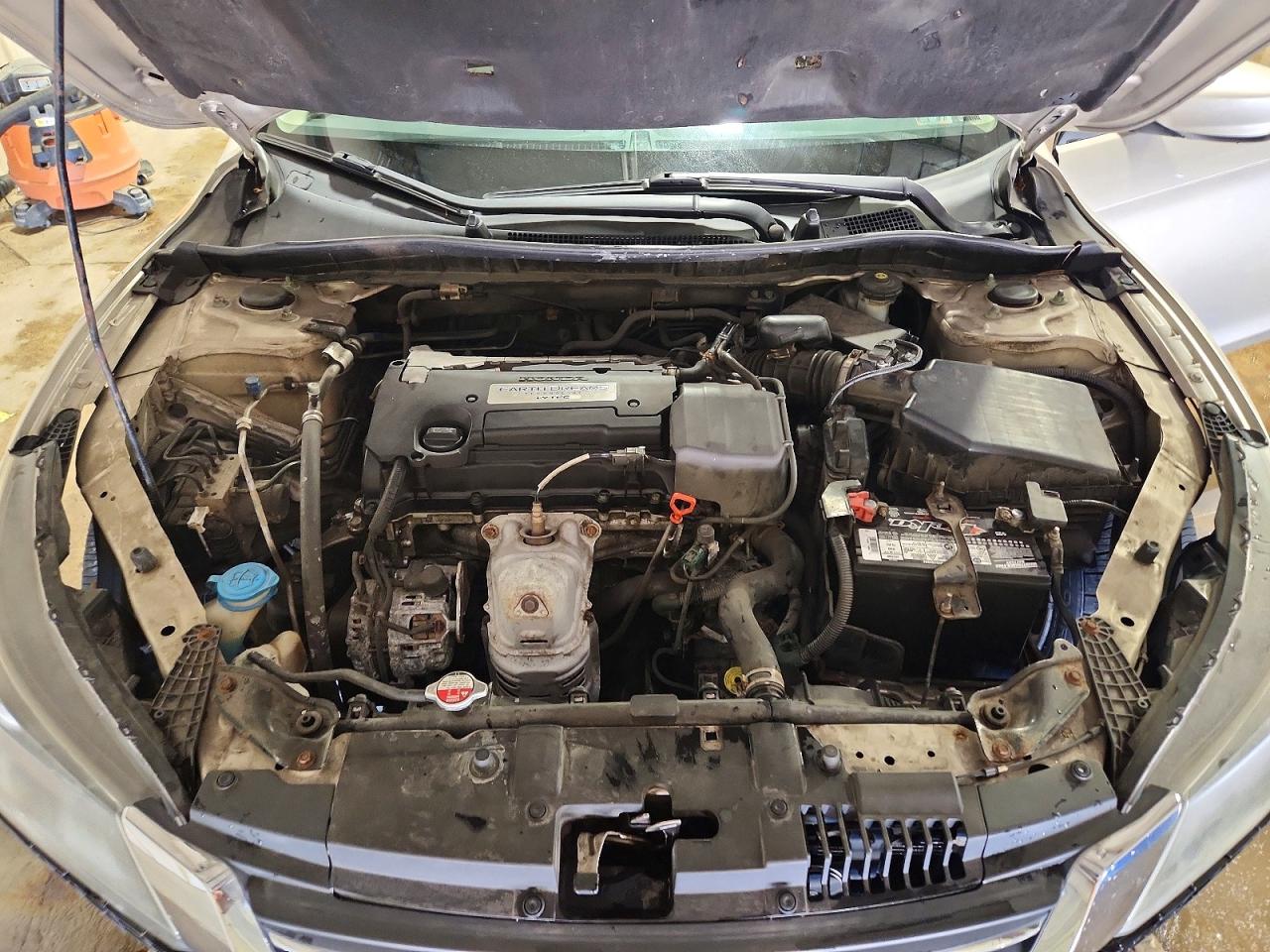 2014 HONDA ACCORD LX photo 11