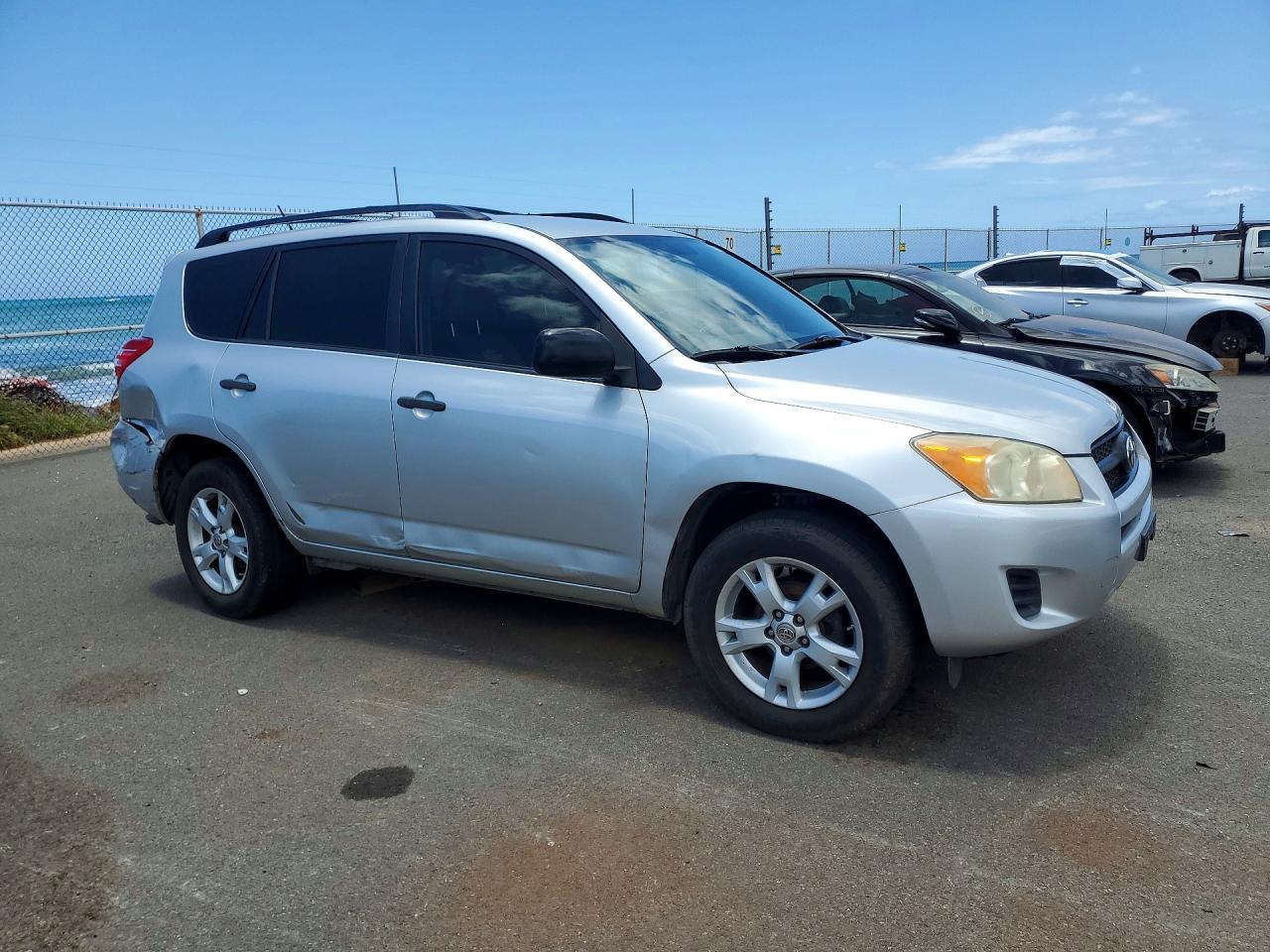 2012 TOYOTA RAV4 BASE photo 4