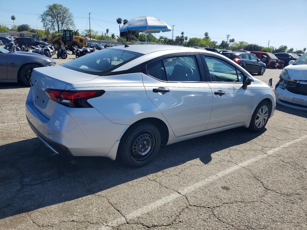 2020 NISSAN VERSA S photo 7