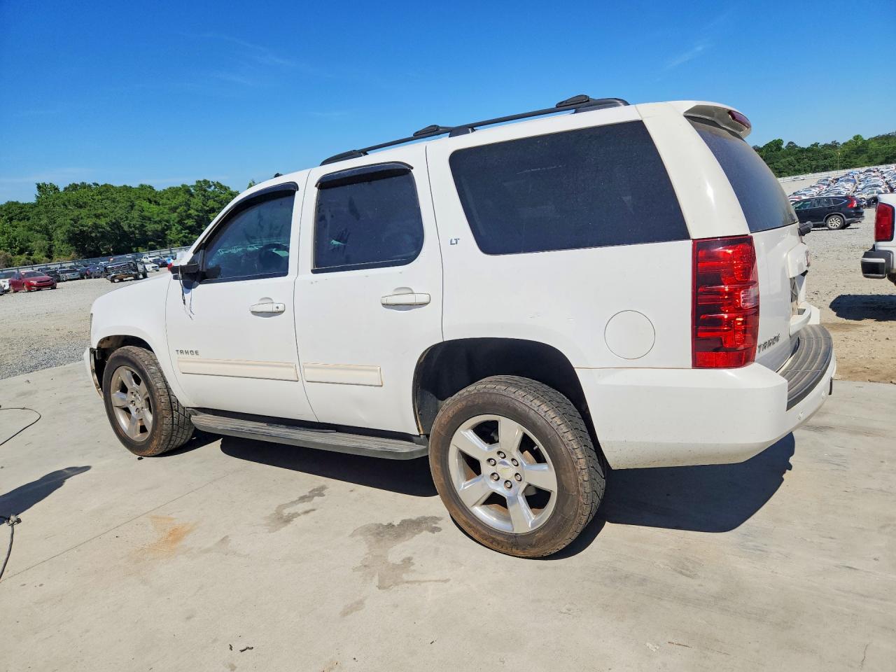 2011 CHEVROLET TAHOE K1500 LT photo 2