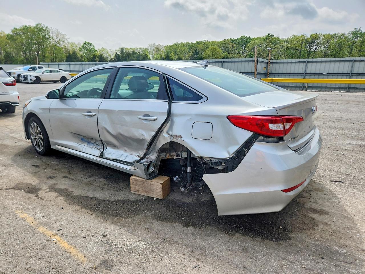 2015 HYUNDAI SONATA SPORT photo 3