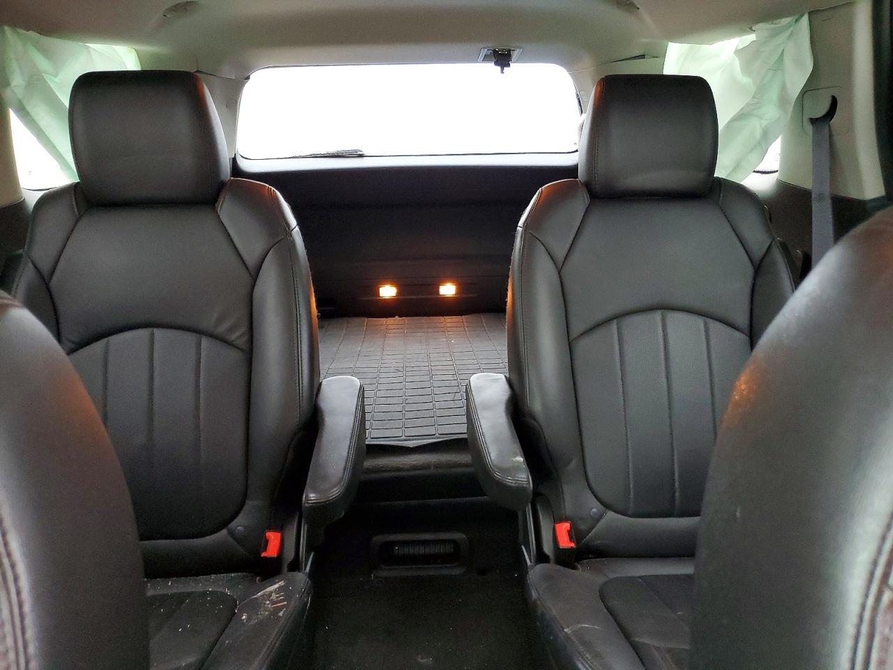 2011 GMC ACADIA DENALI photo 28