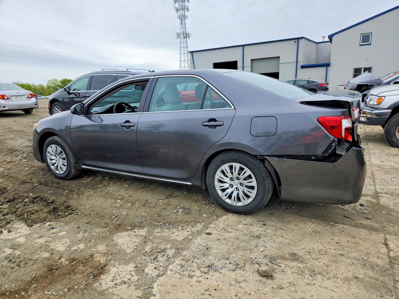 2012 TOYOTA CAMRY LE photo 2