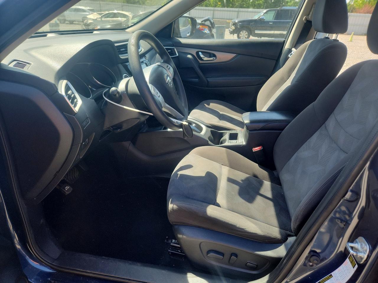 2016 NISSAN ROGUE SV photo 19