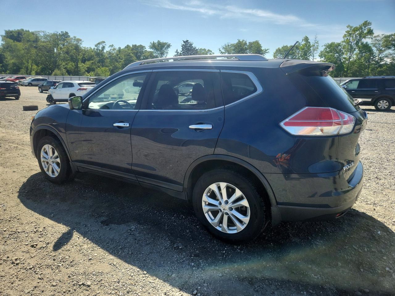 2016 NISSAN ROGUE SV photo 4