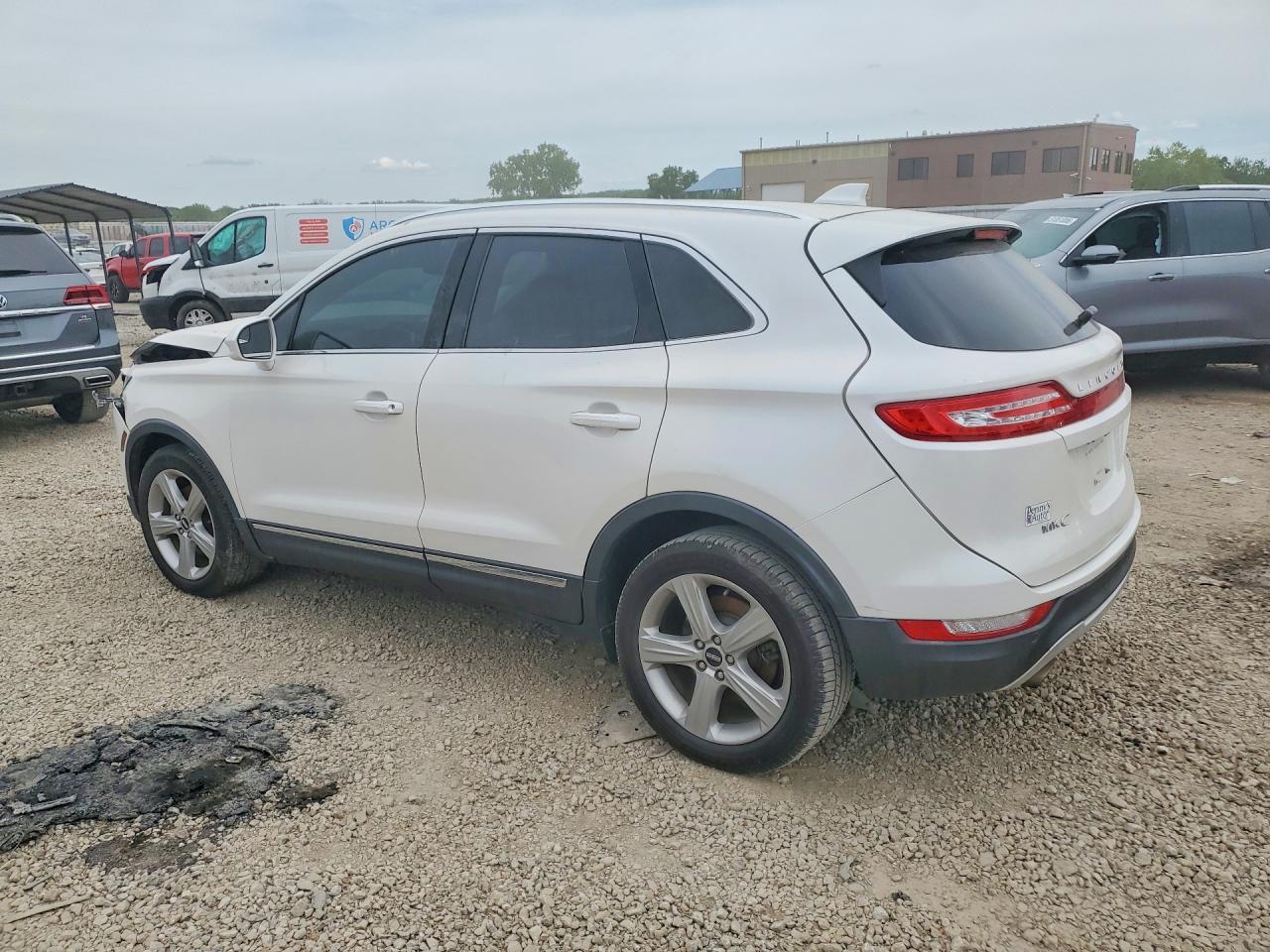 2017 LINCOLN MKC photo 3