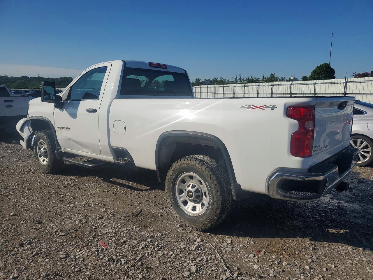 2021 CHEVROLET SILVERADO K2500 HEAVY DUTY photo 3