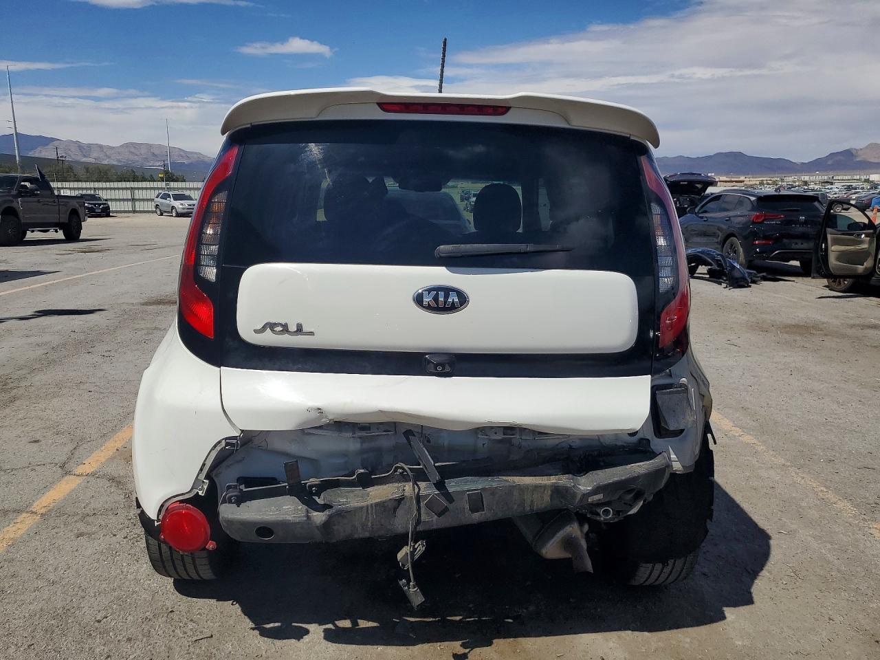 2016 KIA SOUL + photo 11