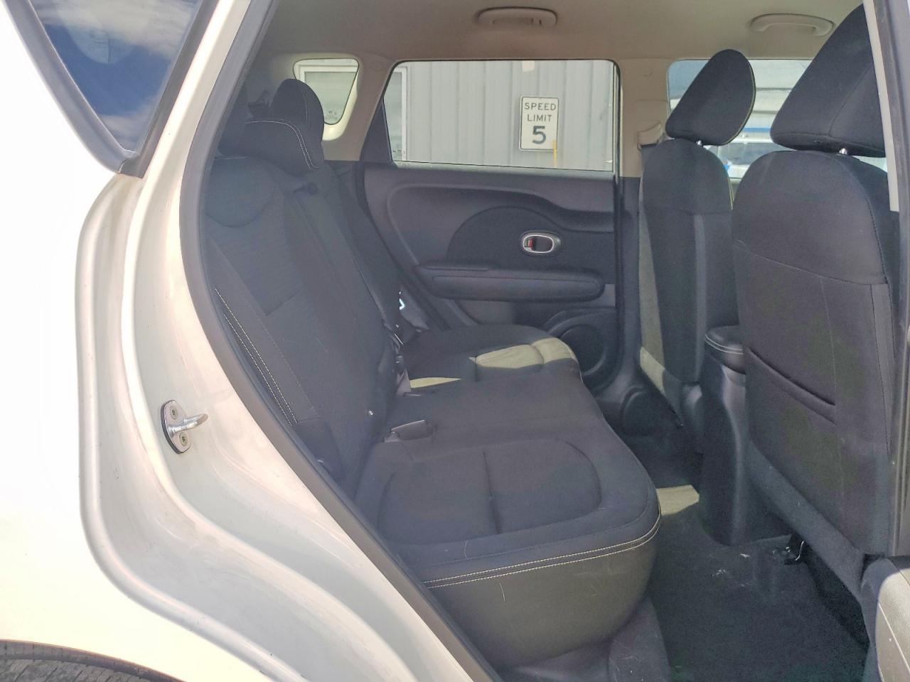 2016 KIA SOUL + photo 21