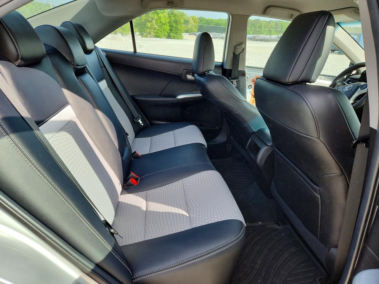 2014 TOYOTA CAMRY SE photo 19