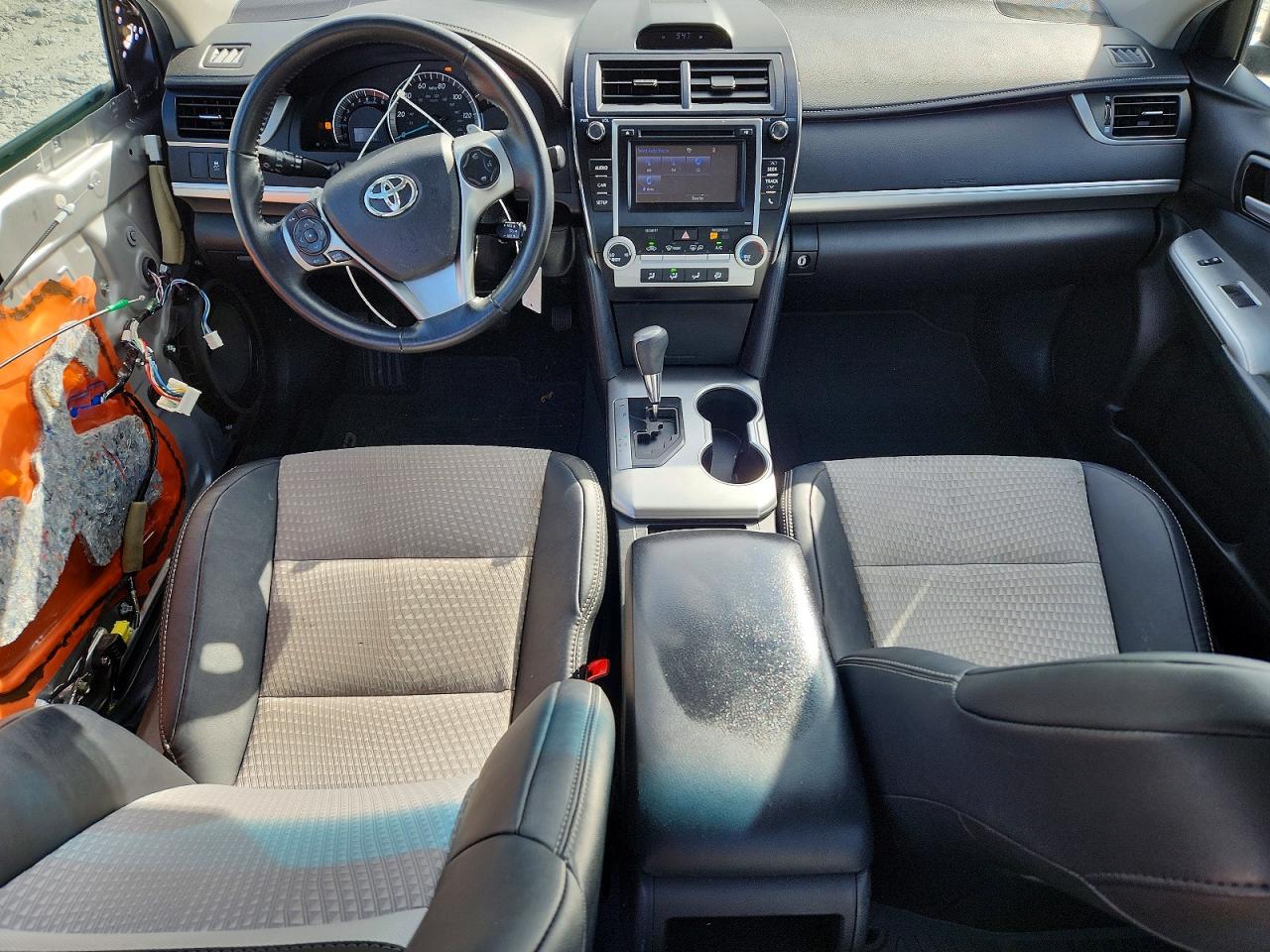 2014 TOYOTA CAMRY SE photo 15