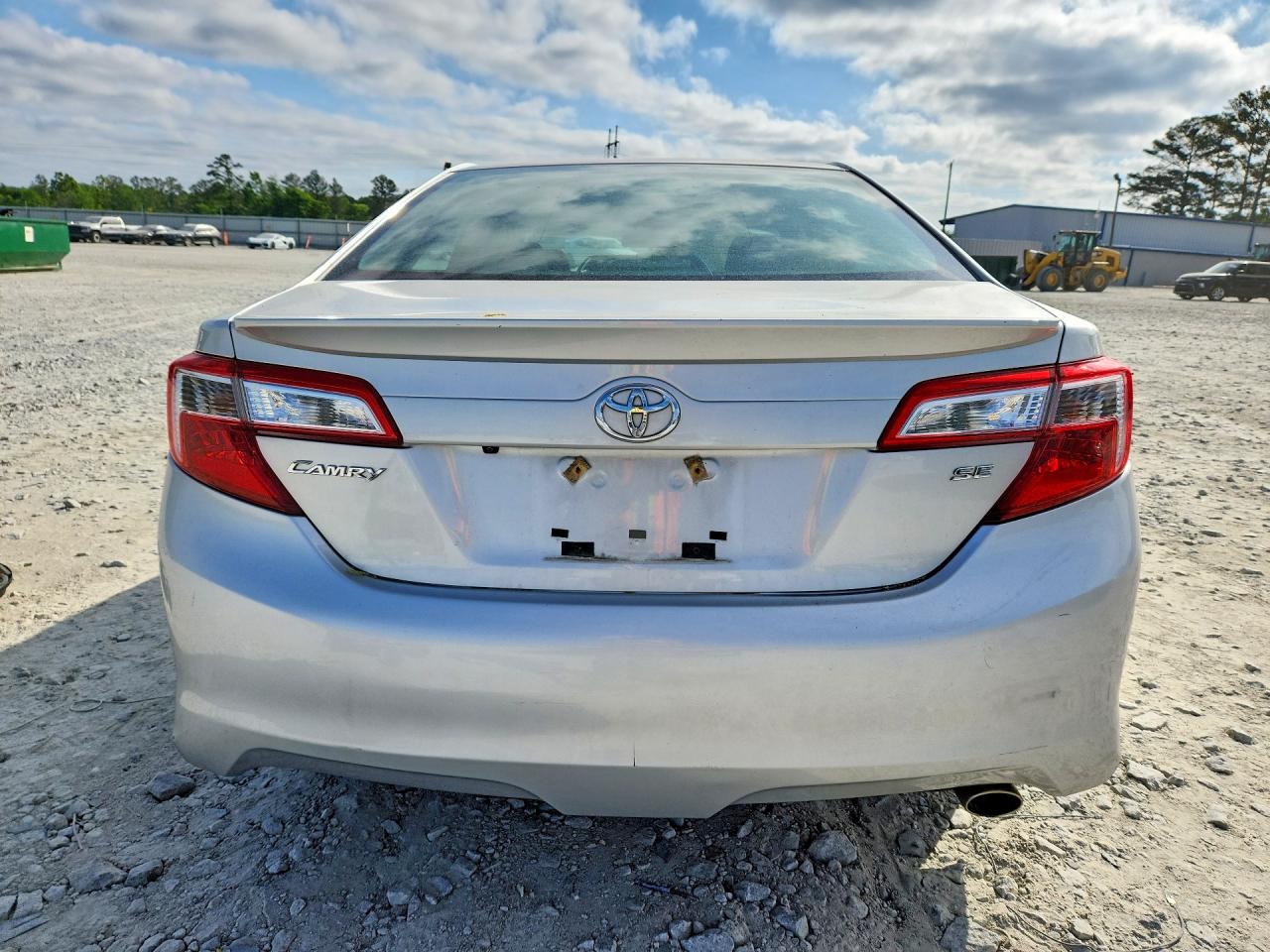 2014 TOYOTA CAMRY SE photo 11