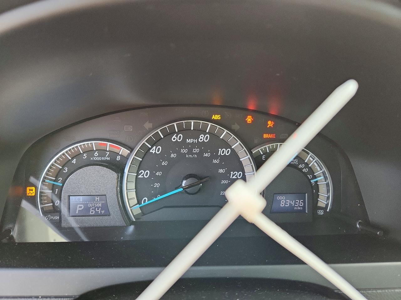 2014 TOYOTA CAMRY SE photo 17