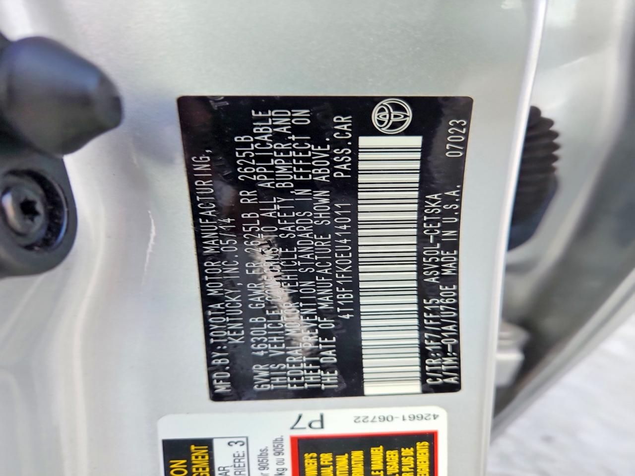 2014 TOYOTA CAMRY SE photo 23