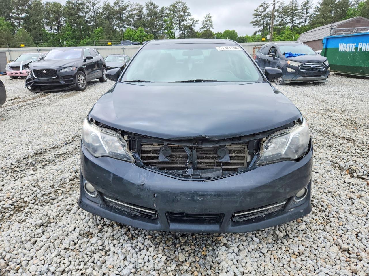 2013 TOYOTA CAMRY SE photo 9