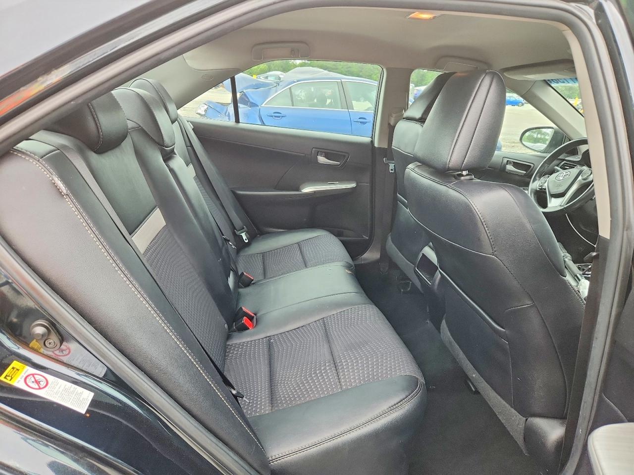 2013 TOYOTA CAMRY SE photo 19