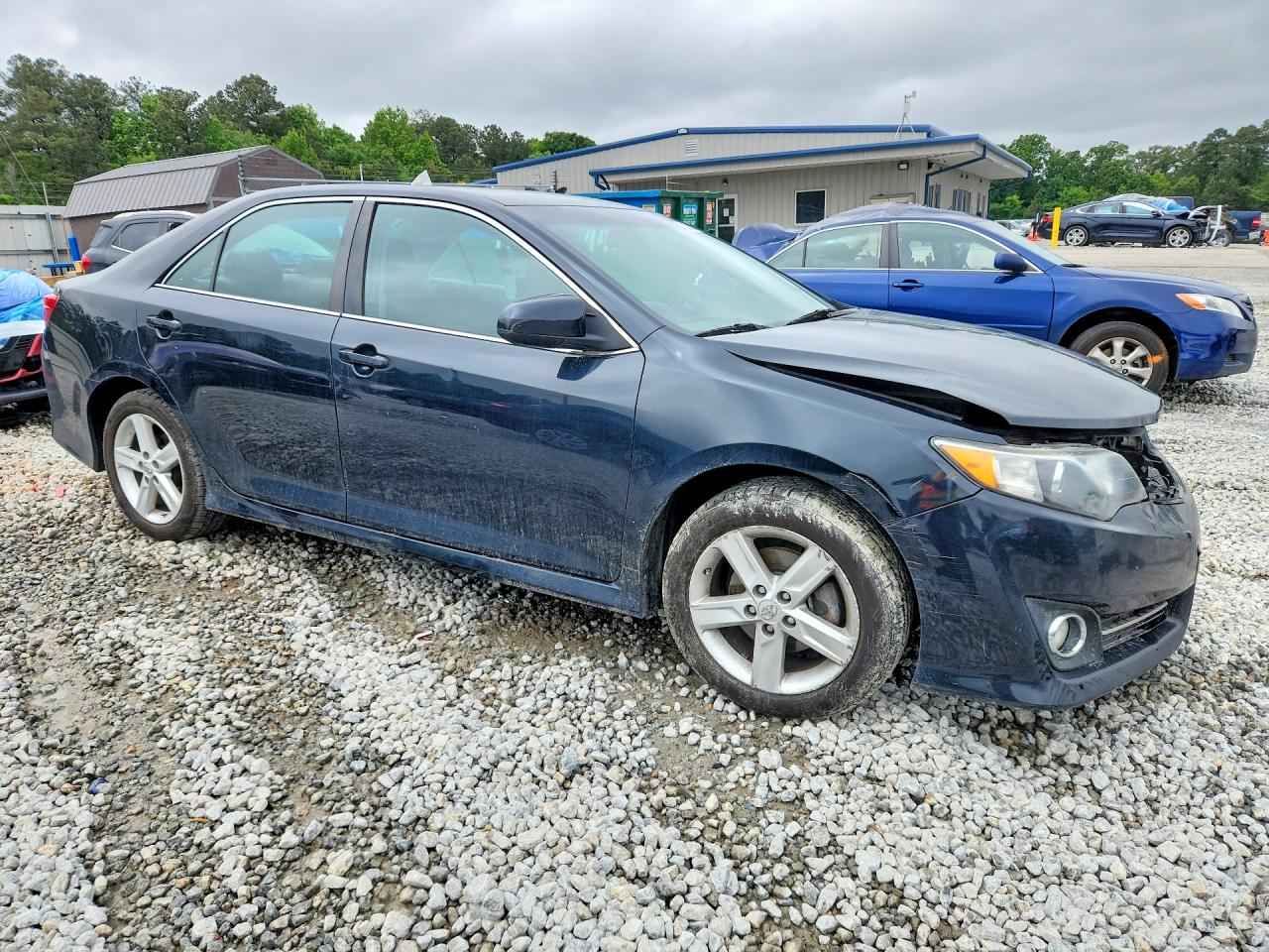 2013 TOYOTA CAMRY SE photo 7
