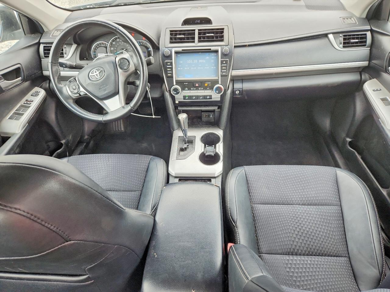 2013 TOYOTA CAMRY SE photo 15