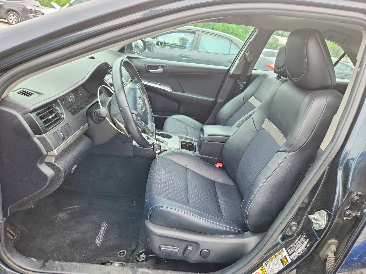 2013 TOYOTA CAMRY SE photo 13