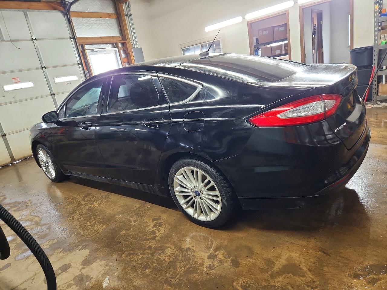 2016 FORD FUSION SE photo 4