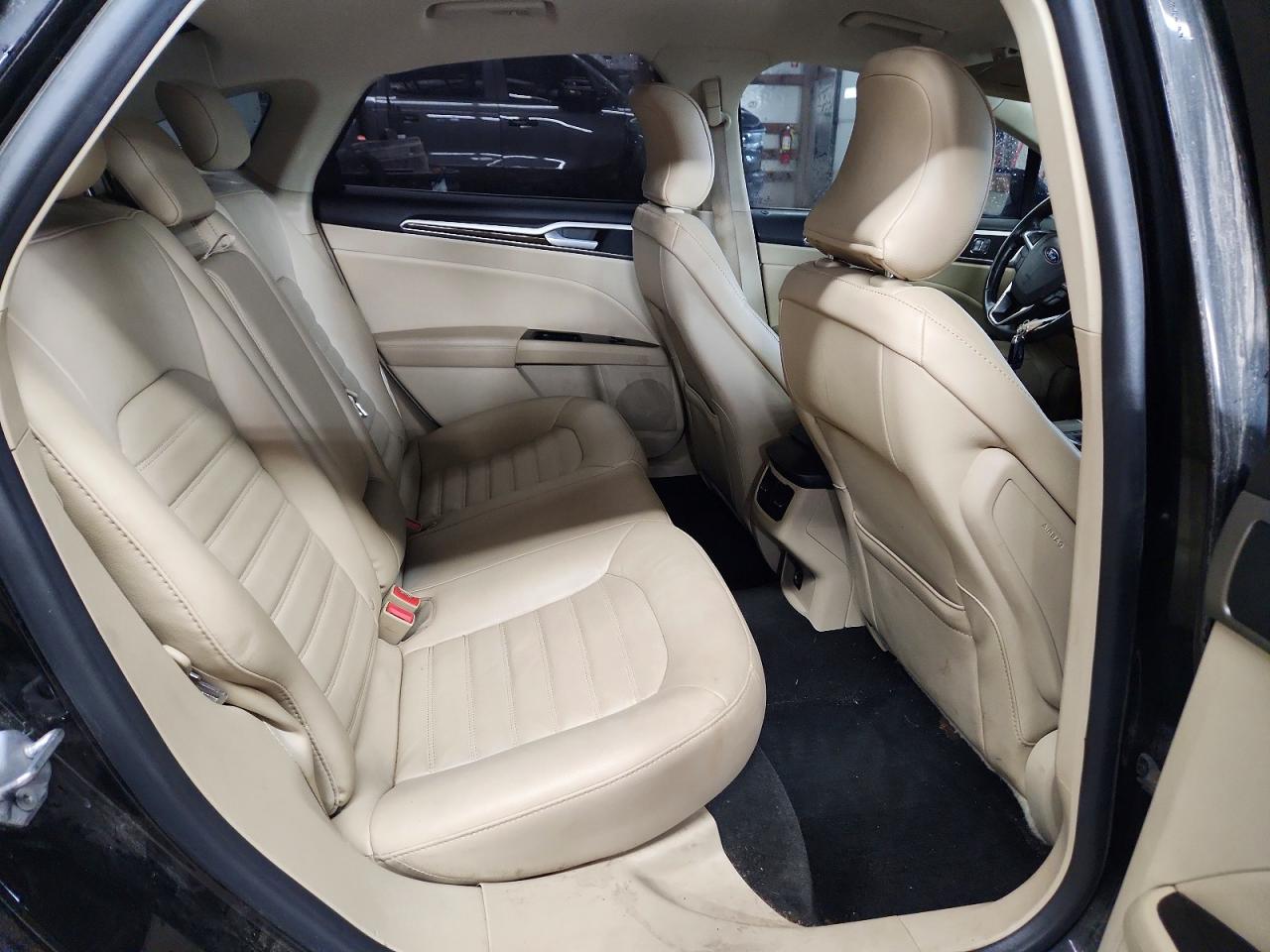 2016 FORD FUSION SE photo 28