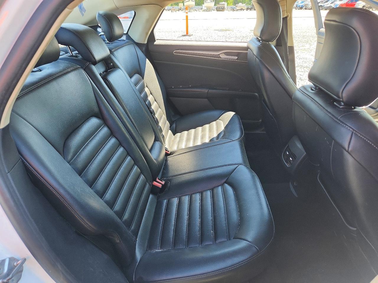 2019 FORD FUSION SEL photo 19