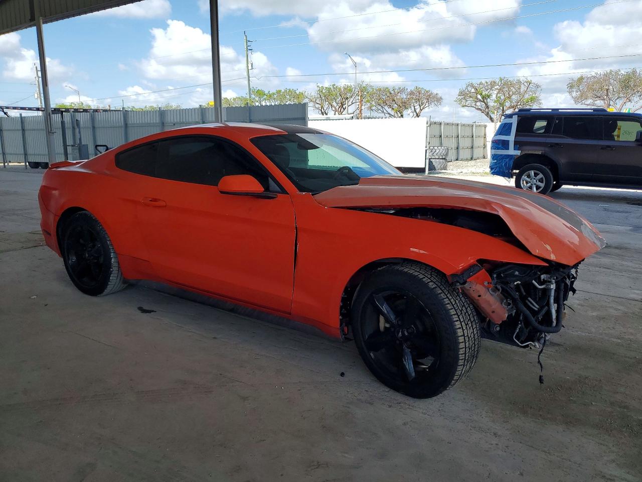 2015 FORD MUSTANG photo 10