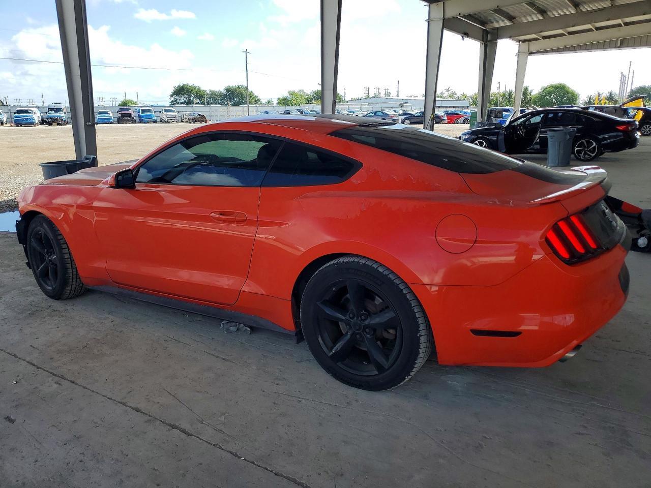 2015 FORD MUSTANG photo 4