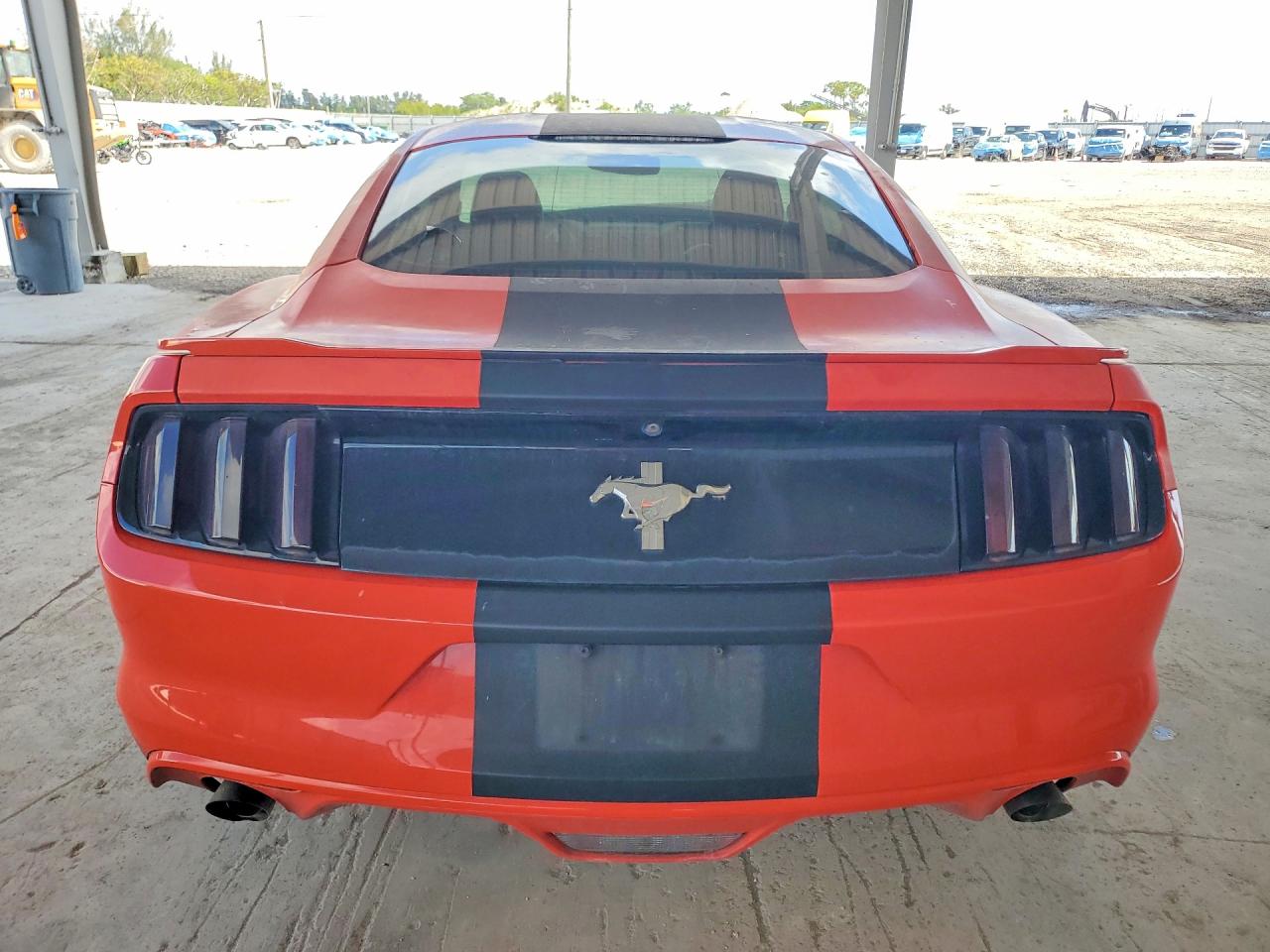 2015 FORD MUSTANG photo 16