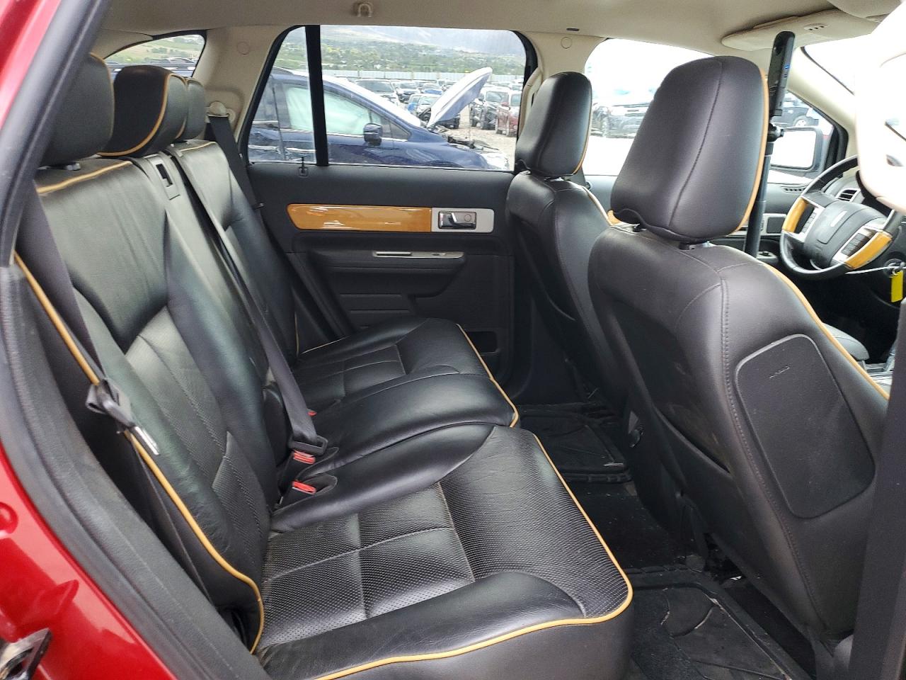 2008 LINCOLN TOWNHOUSE MKX photo 19