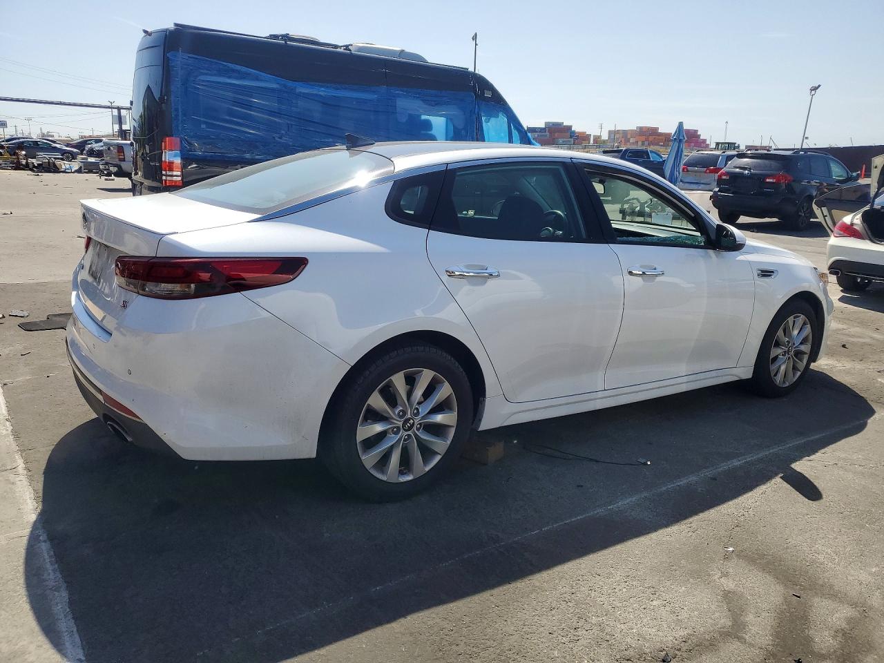2018 KIA OPTIMA S photo 5
