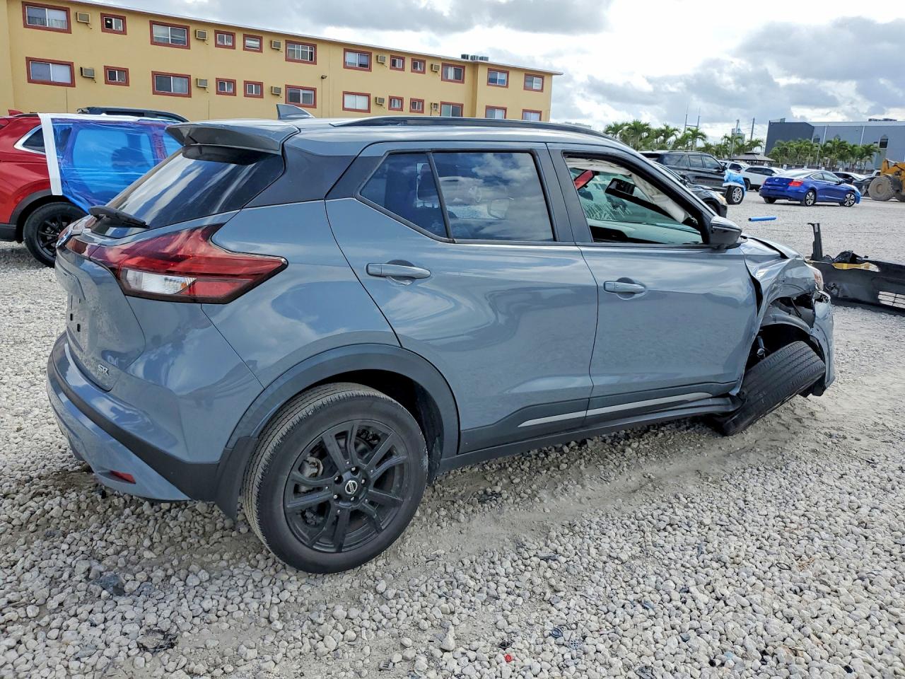 2021 NISSAN KICKS SR photo 7