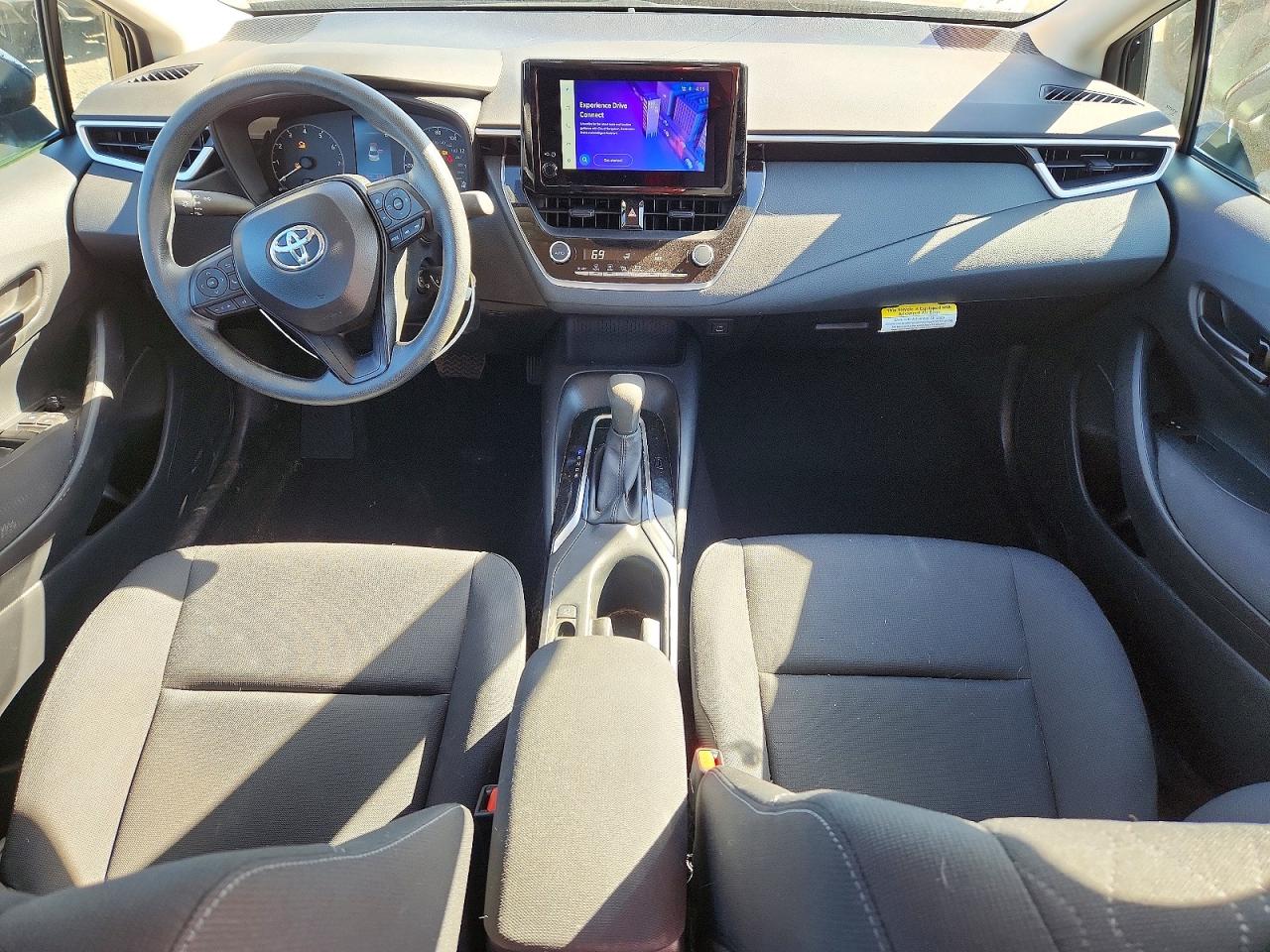 2025 TOYOTA COROLLA LE photo 22