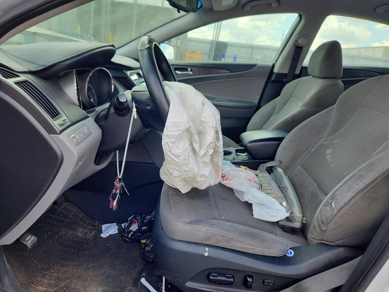 2014 HYUNDAI SONATA GLS photo 13