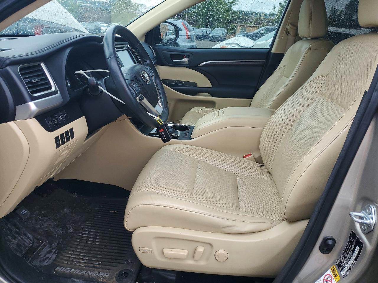 2016 TOYOTA HIGHLANDER LIMITED PLATINUM photo 13