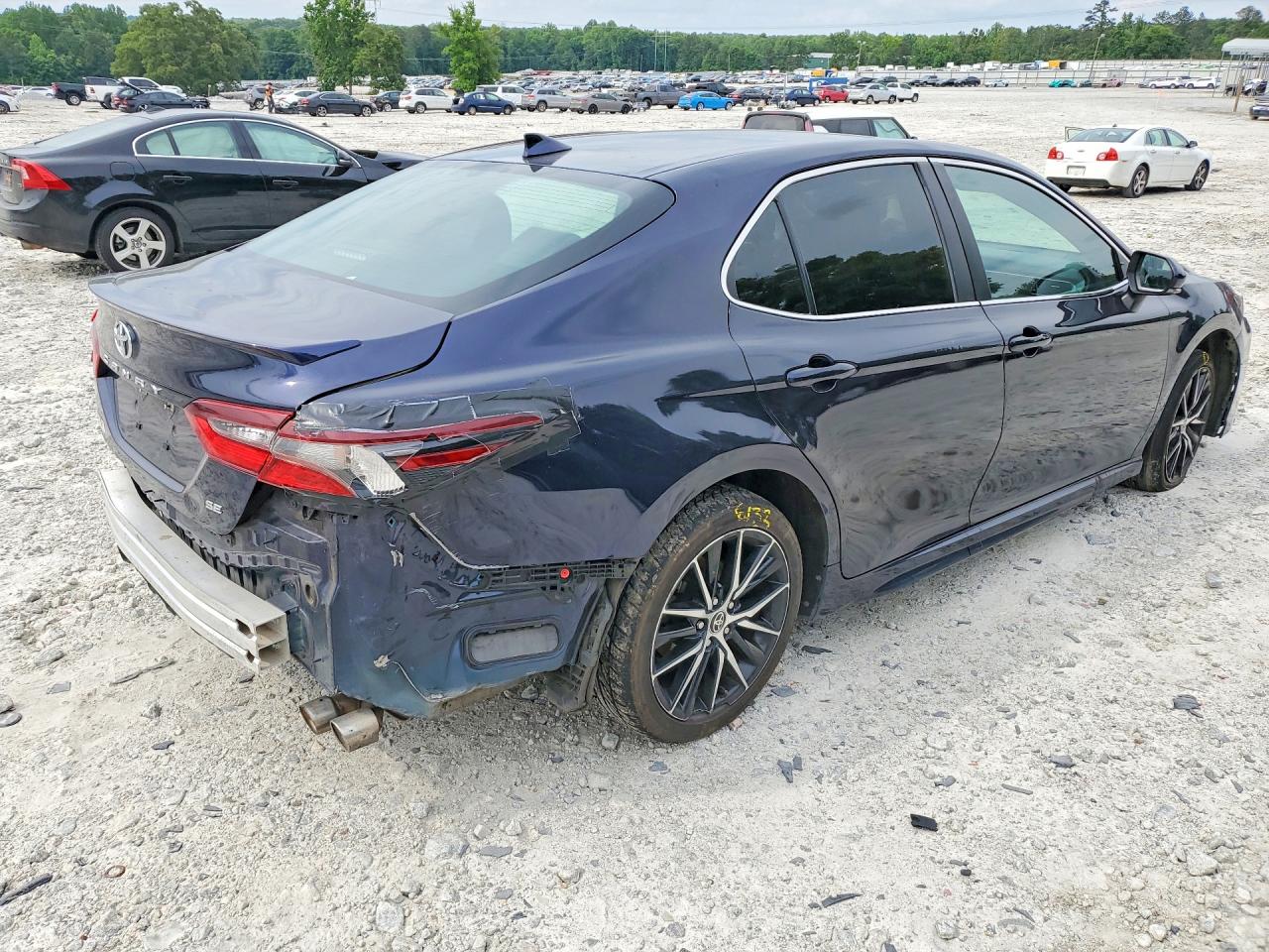 2022 TOYOTA CAMRY SE photo 5