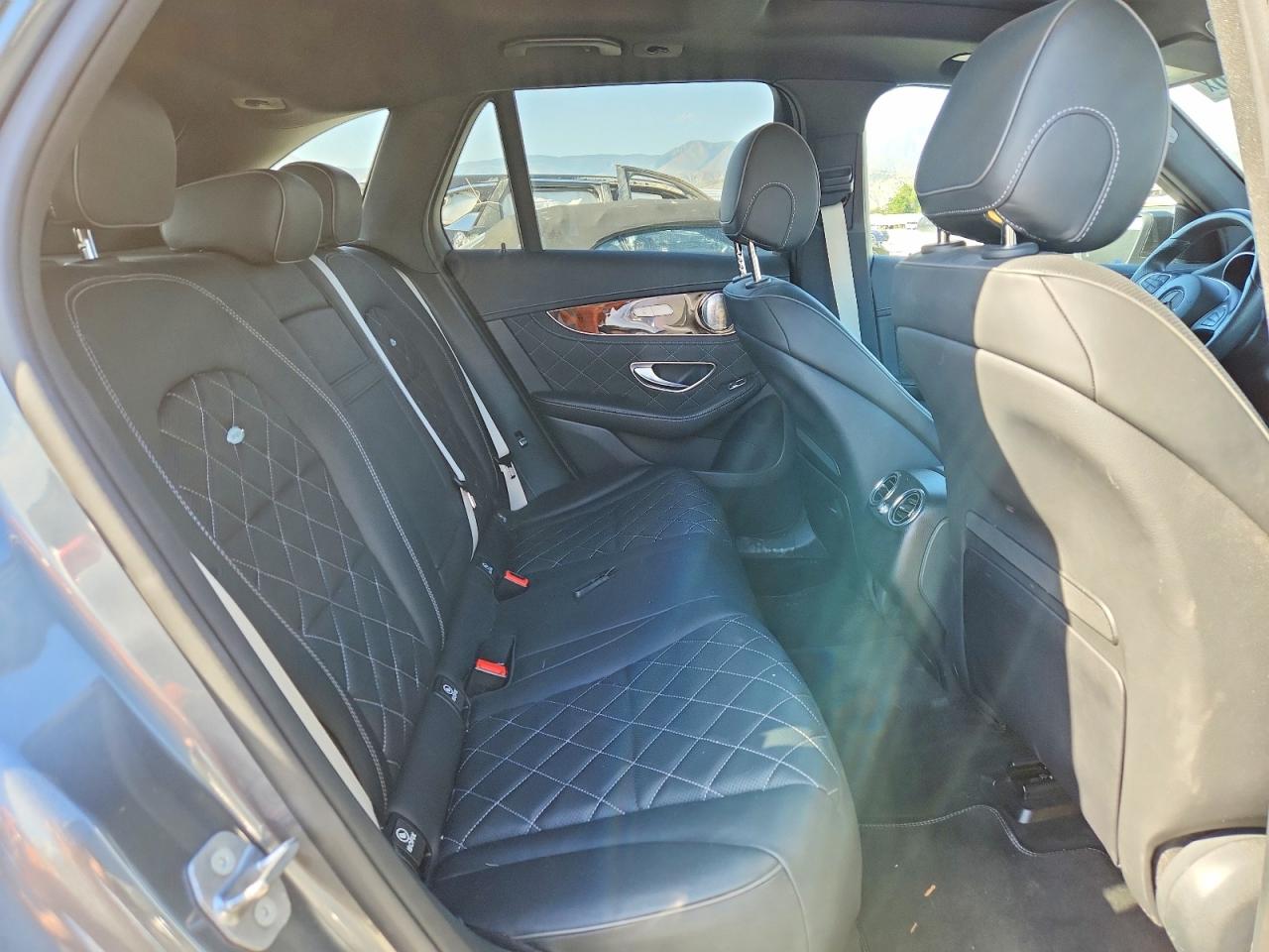 2016 MERCEDES-BENZ GLC 300 4MATIC photo 31