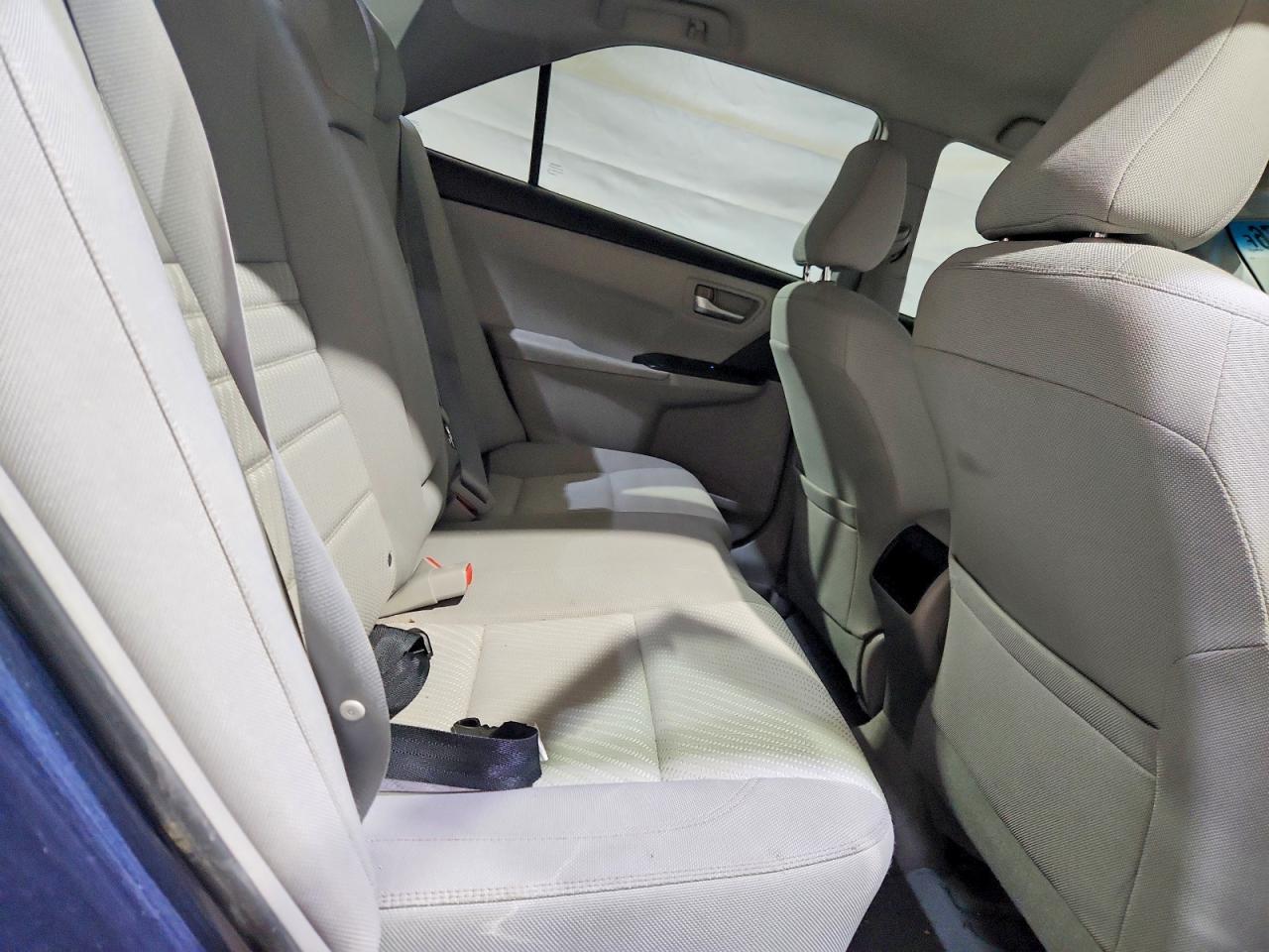 2016 TOYOTA CAMRY LE photo 28