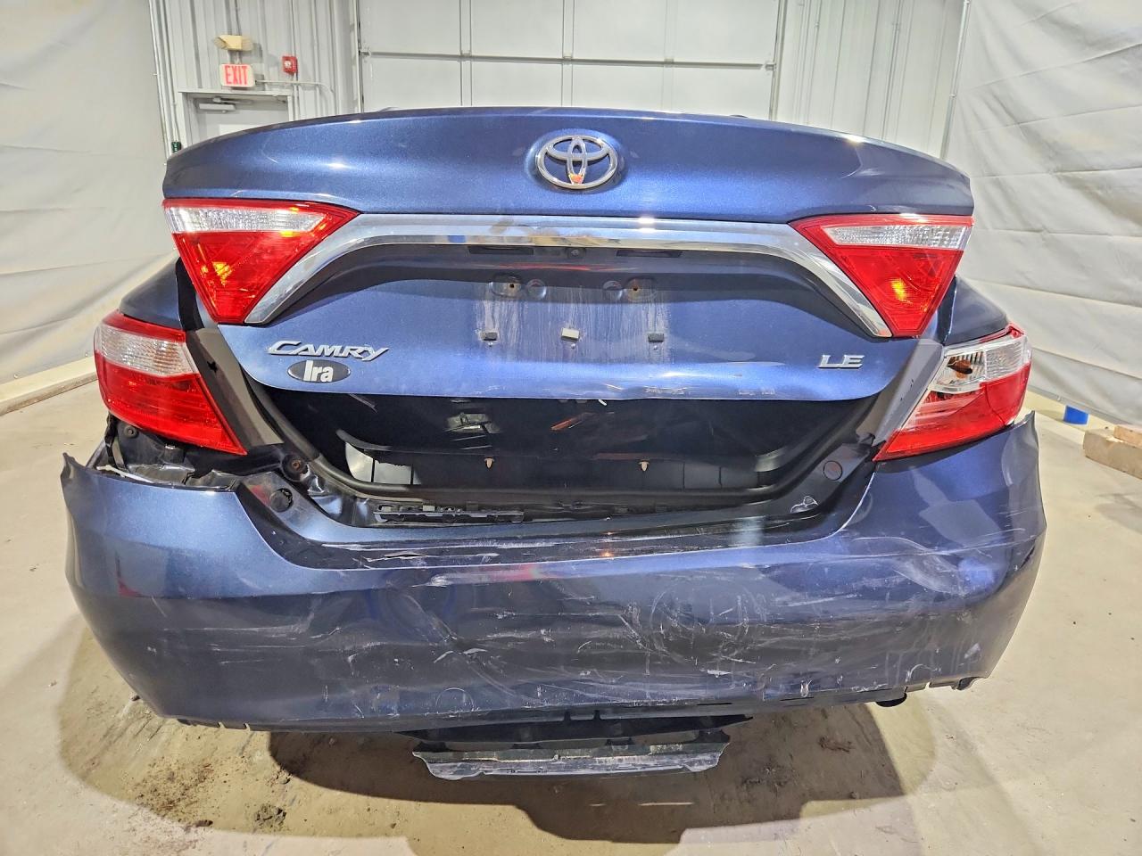 2016 TOYOTA CAMRY LE photo 16