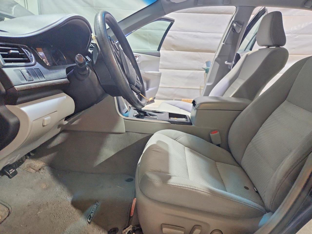2016 TOYOTA CAMRY LE photo 19