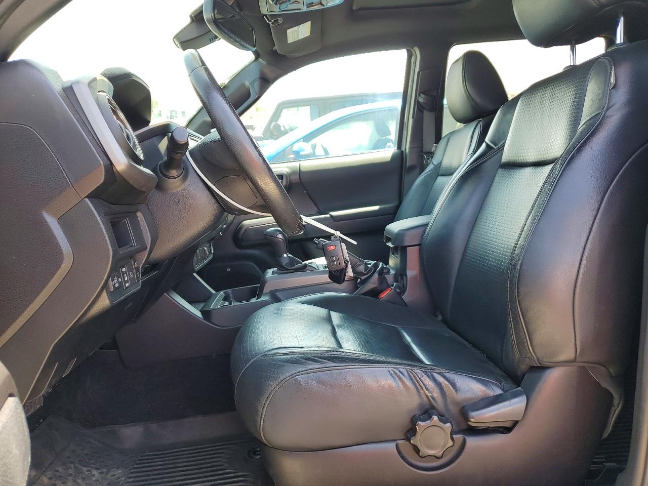 2019 TOYOTA TACOMA TRD OFF-ROAD photo 19