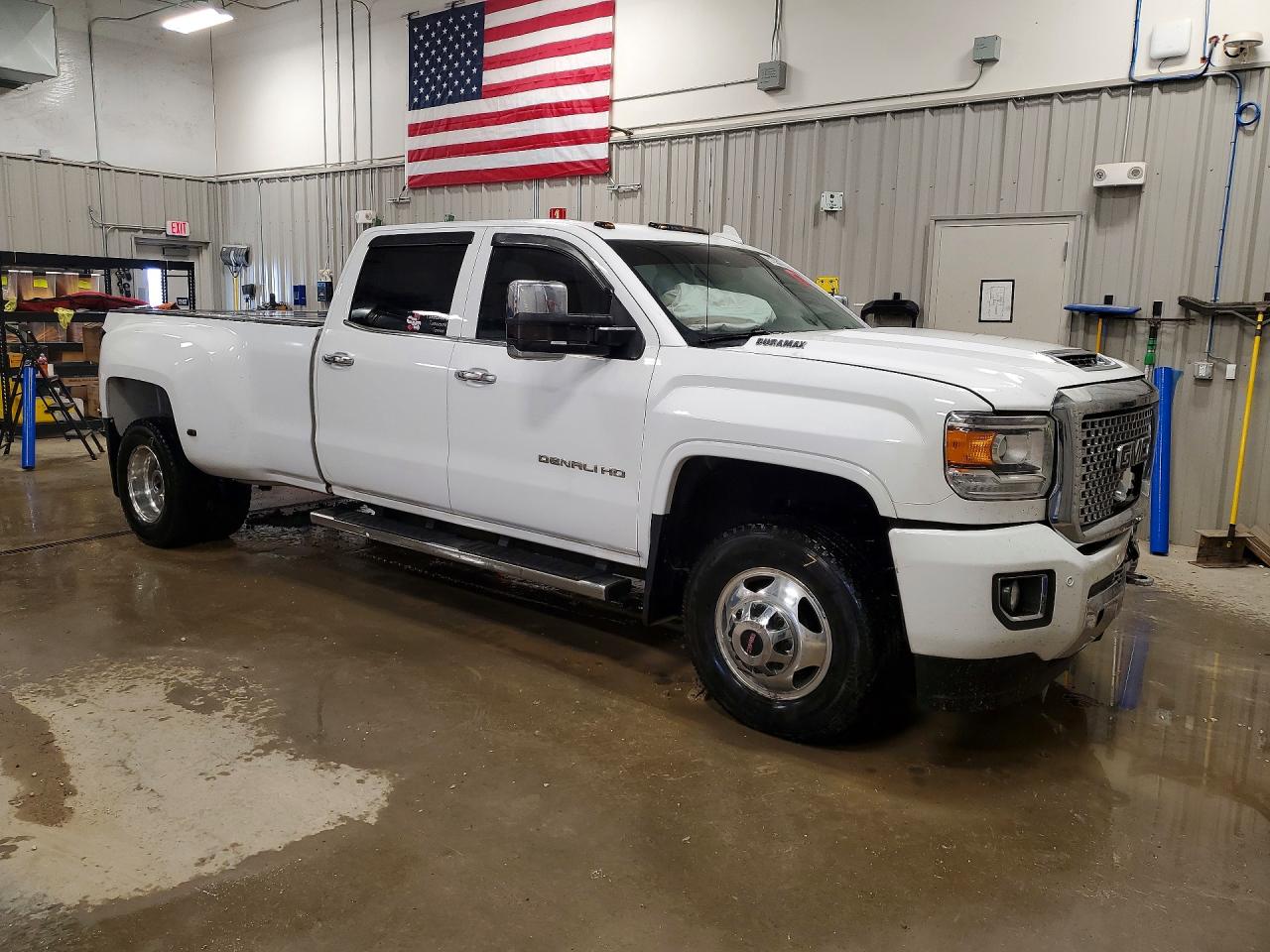 2017 GMC SIERRA K3500 DENALI photo 4