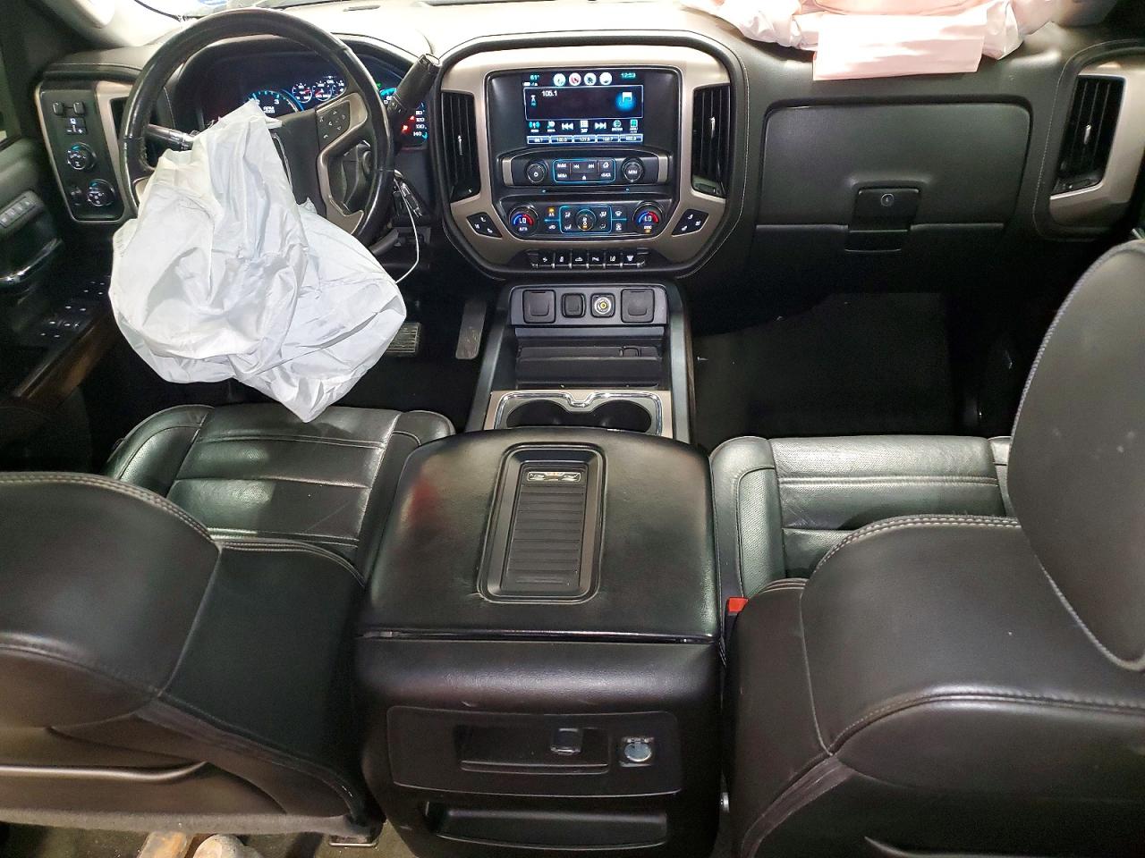 2017 GMC SIERRA K3500 DENALI photo 8
