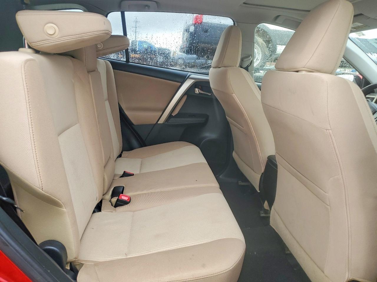 2015 TOYOTA RAV4 XLE photo 19
