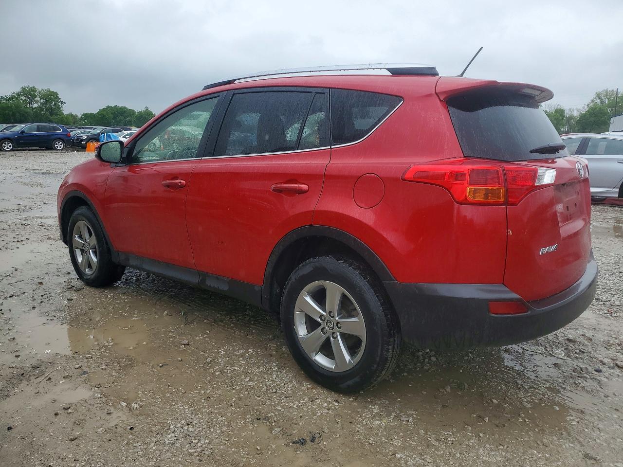 2015 TOYOTA RAV4 XLE photo 3
