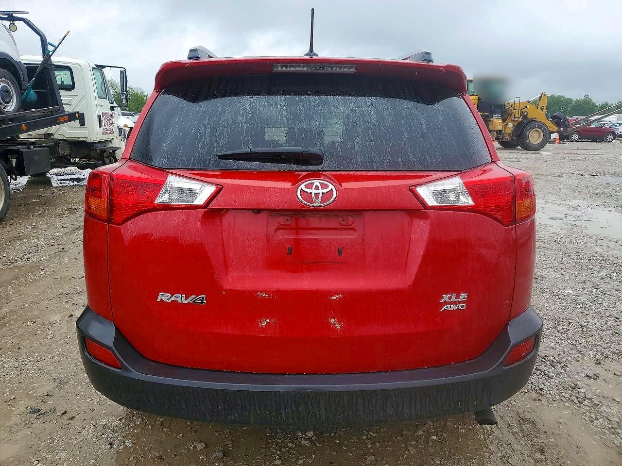 2015 TOYOTA RAV4 XLE photo 11