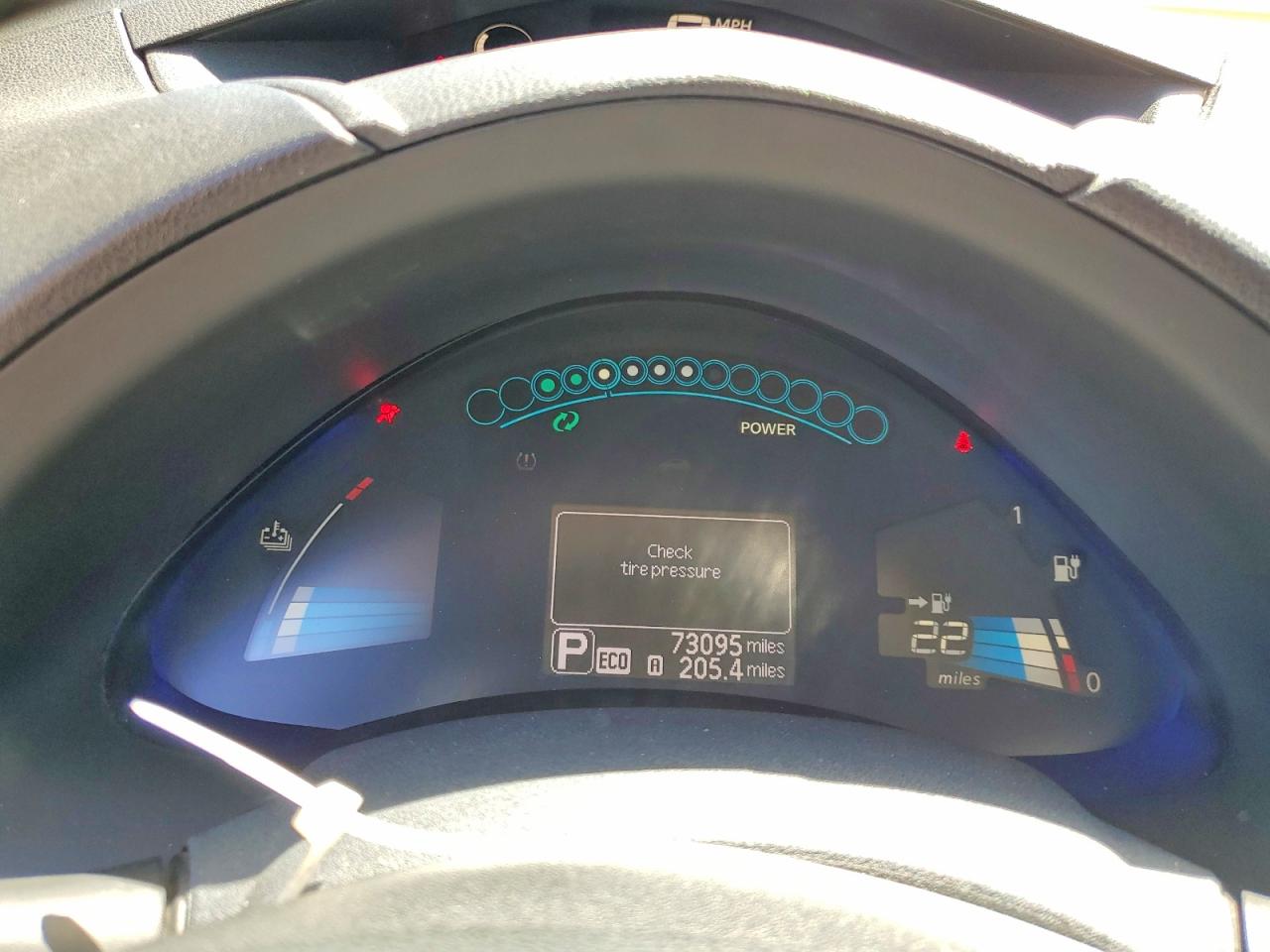 2013 NISSAN LEAF S photo 25