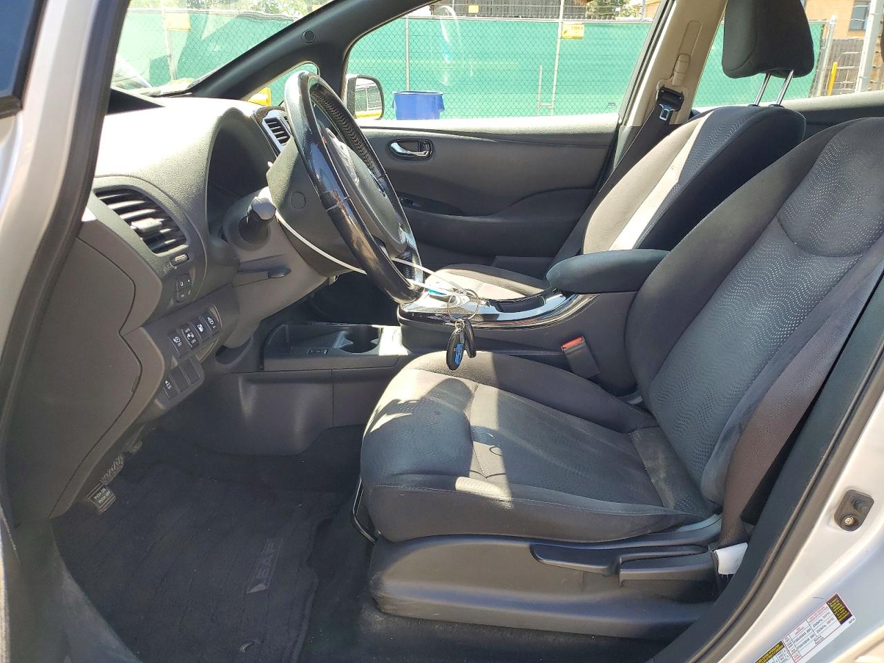 2013 NISSAN LEAF S photo 19