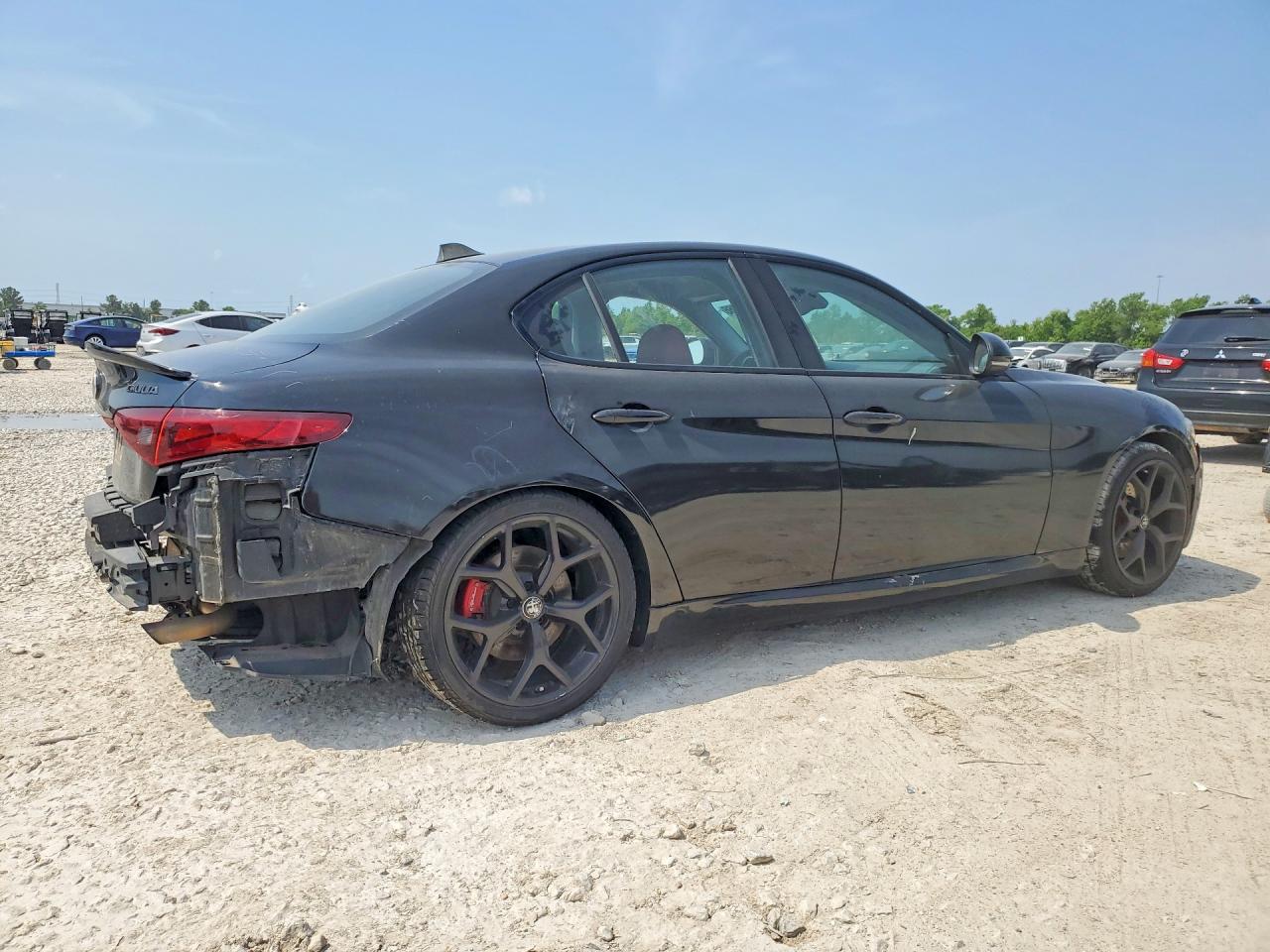 2019 ALFA ROMEO GIULIA photo 5